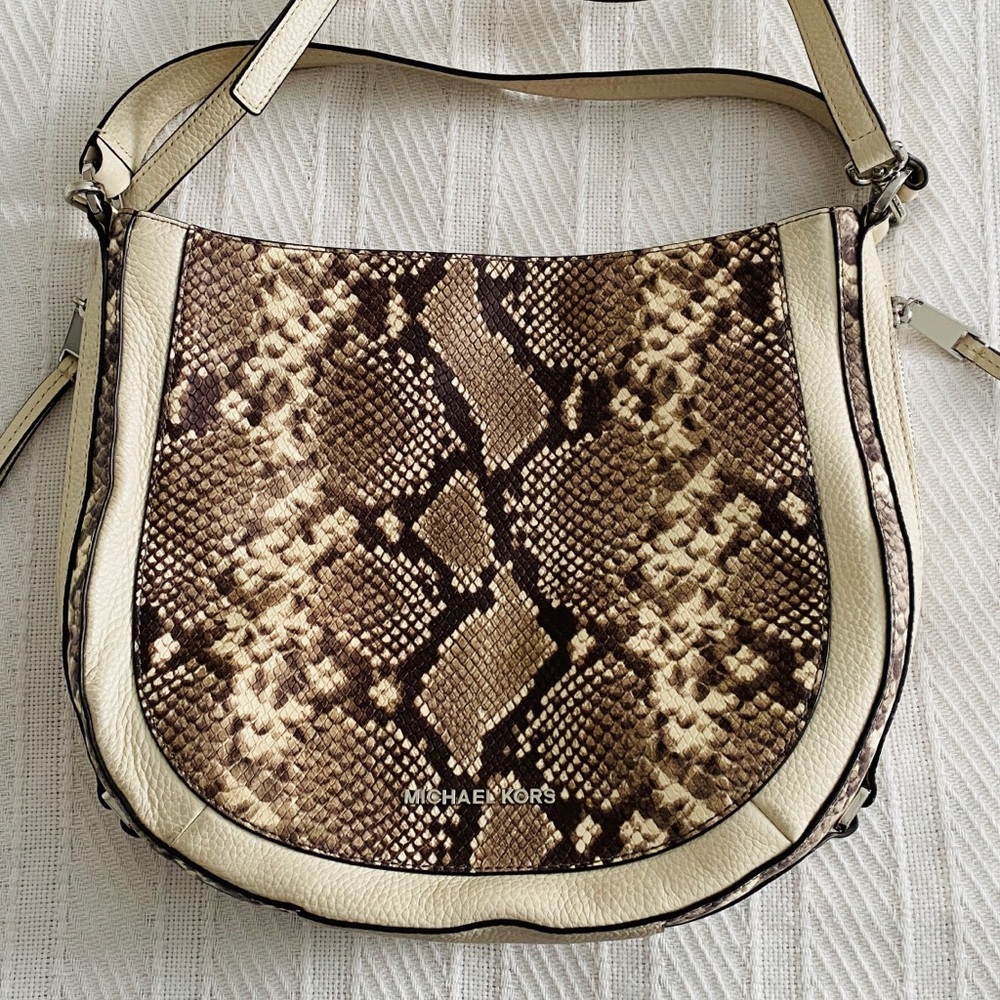 Handbag| Michael Kors | only used once | lifestyle influencer